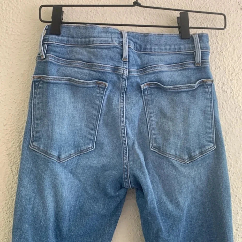 Frame Le High Skinny Fanning Rips Size 27 - Picture 9 of 9